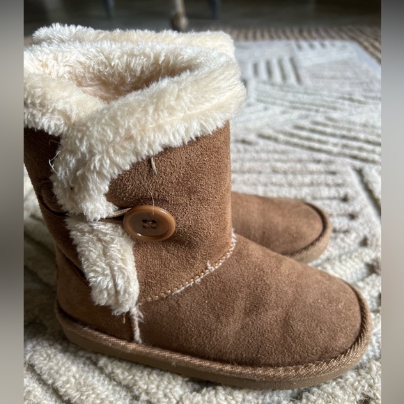 GIRLS BOOTS Sz 12 barely worn - Picture 4 of 8